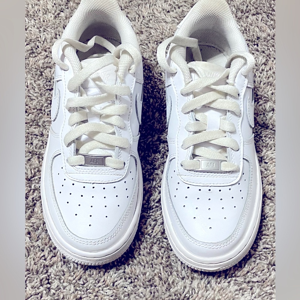 Kids All White NIKE Air Force 1 Low Tops MINT Condition